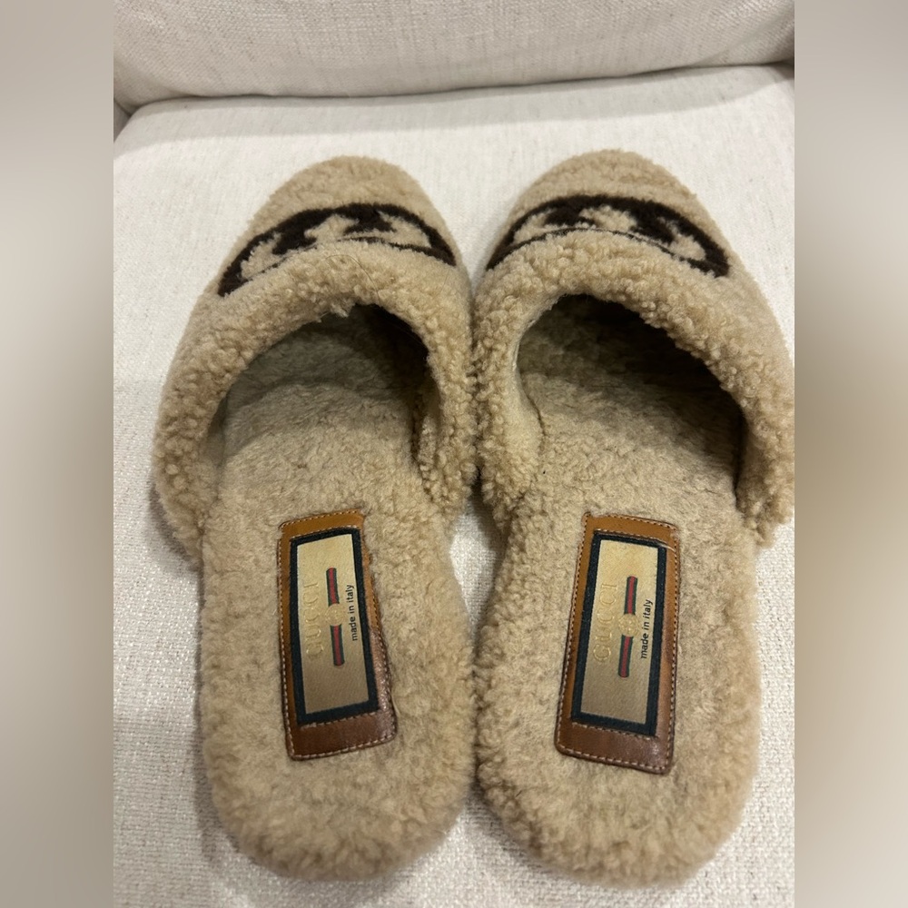 Gucci Beige Shearling Slip-On Mules with brown Double-G - Picture 6 of 6